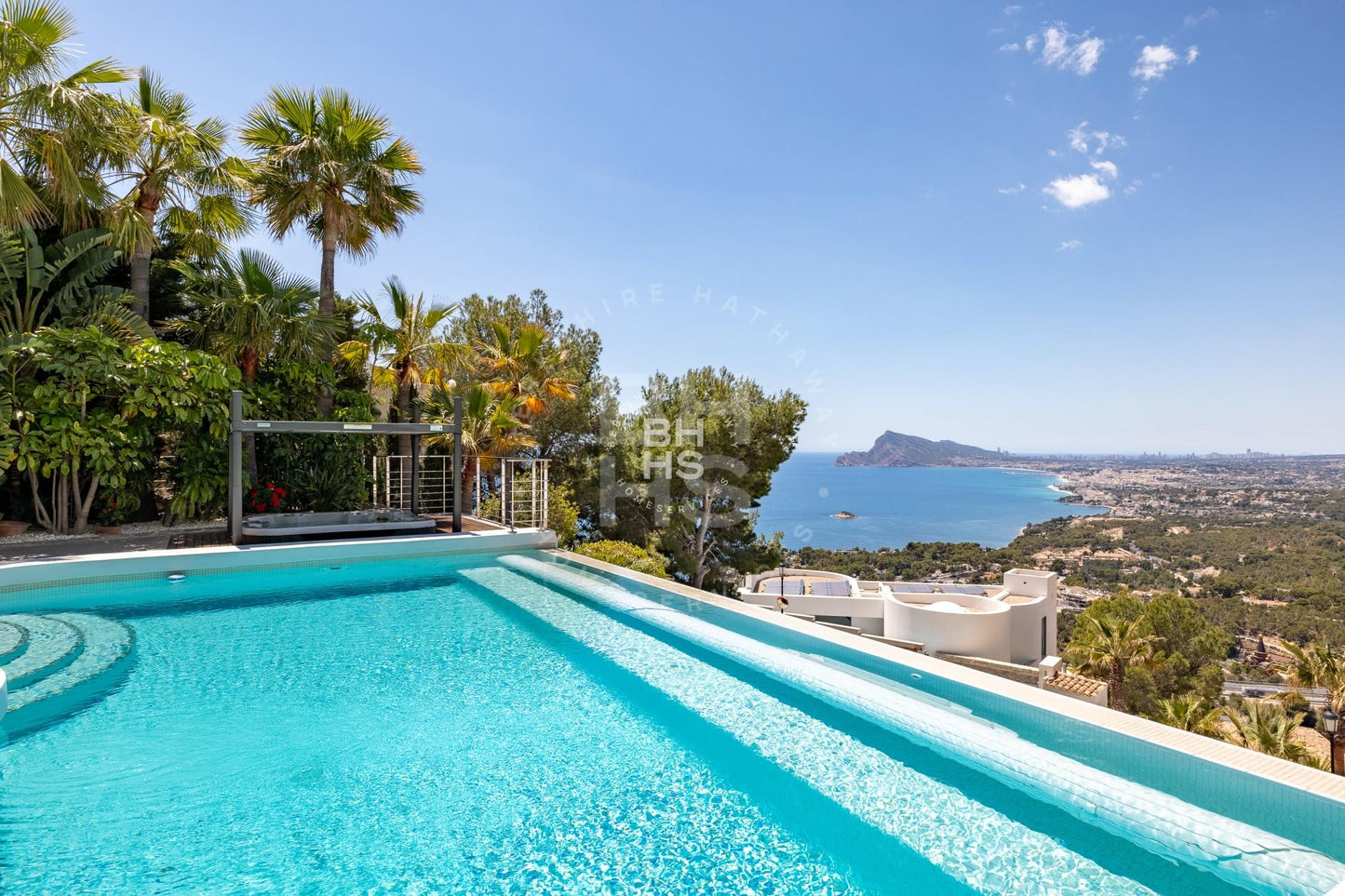 Luxurious 3-Level Retreat with Breathtaking Views in Altea Hills, Altea: Your Ultimate Haven Awaits