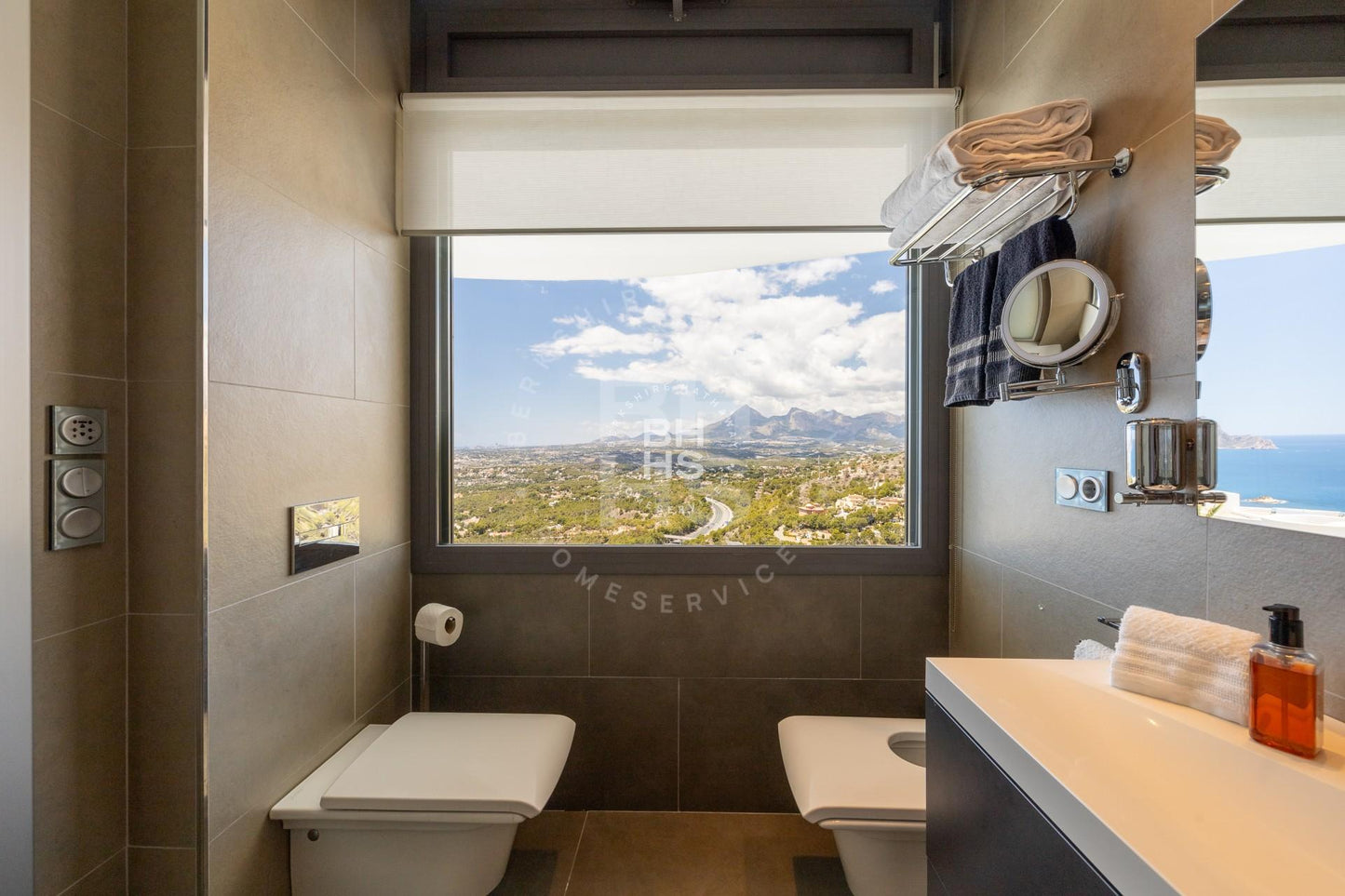 Luxurious 3-Level Retreat with Breathtaking Views in Altea Hills, Altea: Your Ultimate Haven Awaits