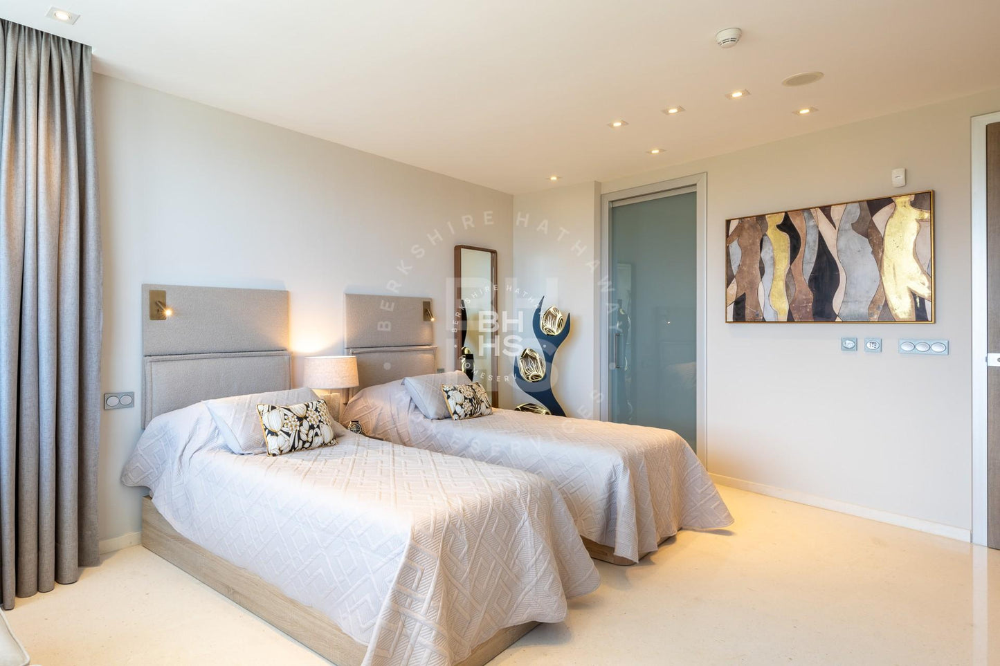 Luxurious 3-Level Retreat with Breathtaking Views in Altea Hills, Altea: Your Ultimate Haven Awaits