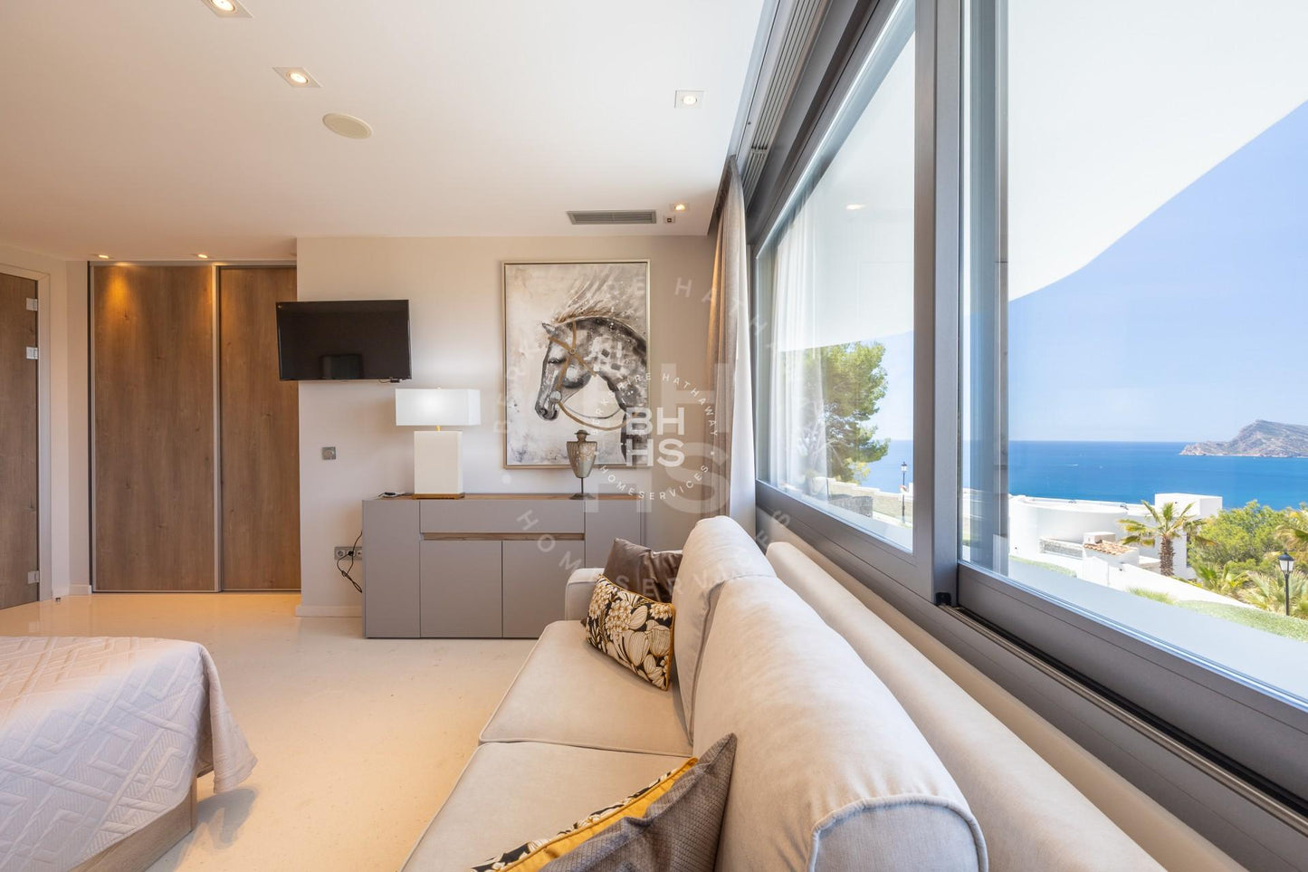 Luxurious 3-Level Retreat with Breathtaking Views in Altea Hills, Altea: Your Ultimate Haven Awaits