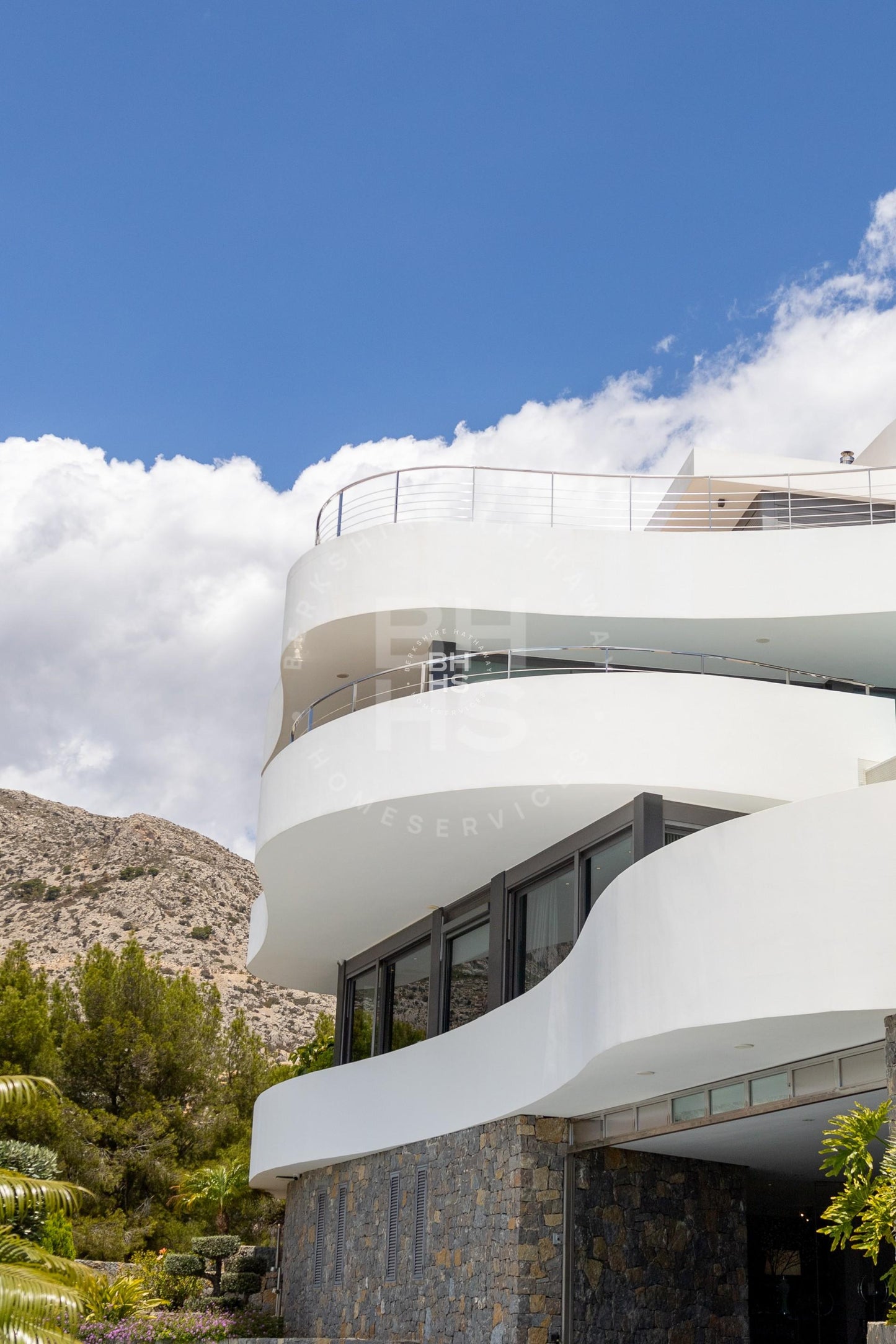 Luxurious 3-Level Retreat with Breathtaking Views in Altea Hills, Altea: Your Ultimate Haven Awaits